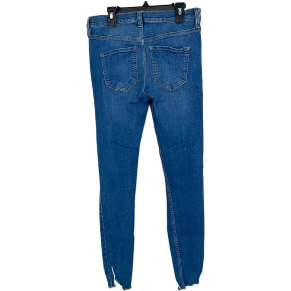 Free People Women's Distressed Mid Rise Medium Wash Skinny Jeans Size 26 - Picture 3 of 3